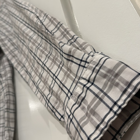 Sonoma Men’s XL Button Down Casual/Dress Shirt - White with Stripes - Picture 3 of 7